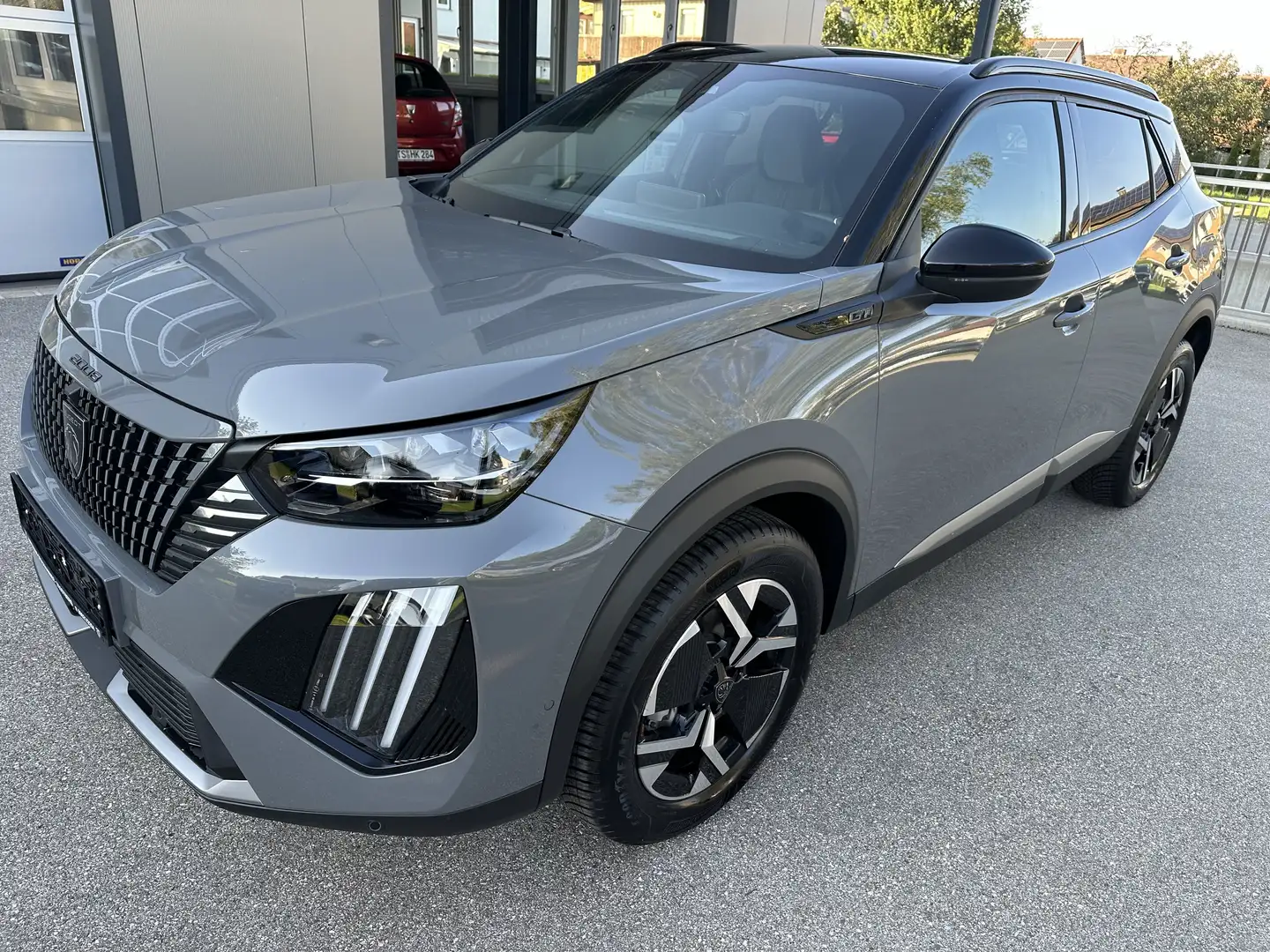 Peugeot 2008 2008 PureTech 130 EAT8 GT,Navi,Allwetterr,Kamera Grau - 1