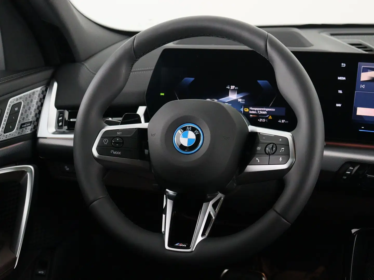 BMW iX2 eDrive20 67 kWh M Sport Edition Grijs - 2