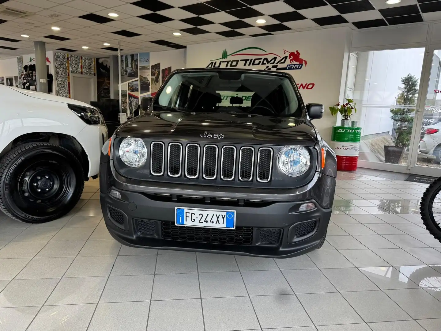 Jeep Renegade Renegade 1.6 mjt Sport fwd 95cv Grijs - 2