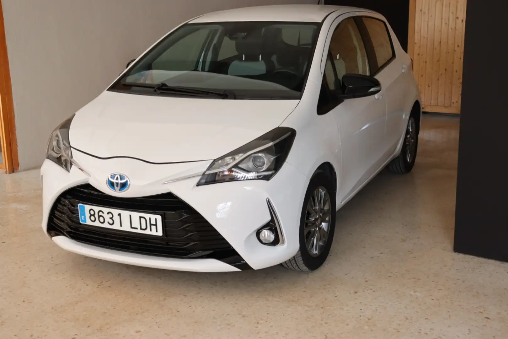 Toyota Yaris 100H 1.5 Active Blanco - 2