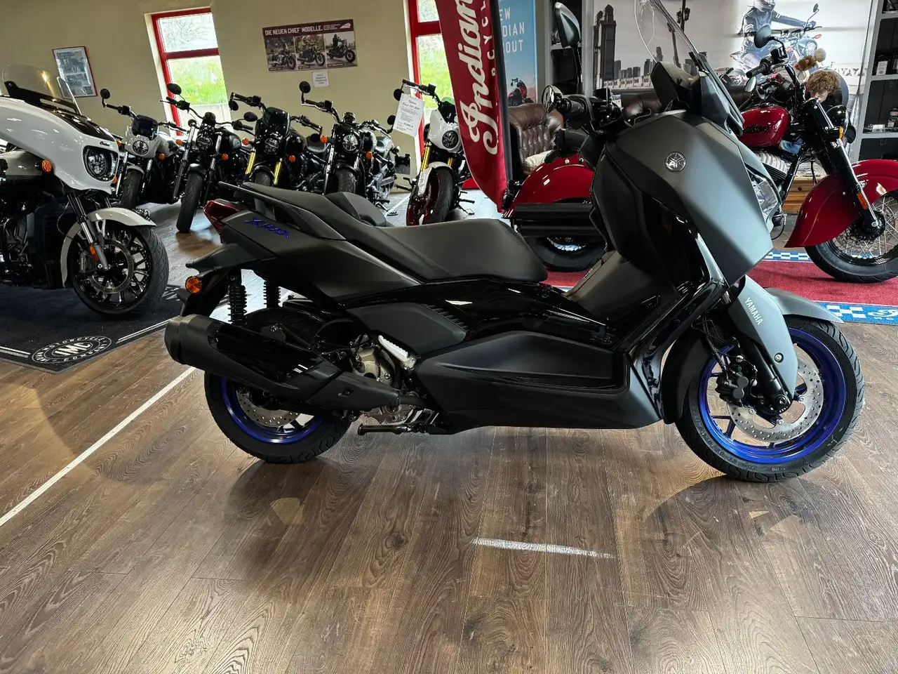 Yamaha X-Max 300