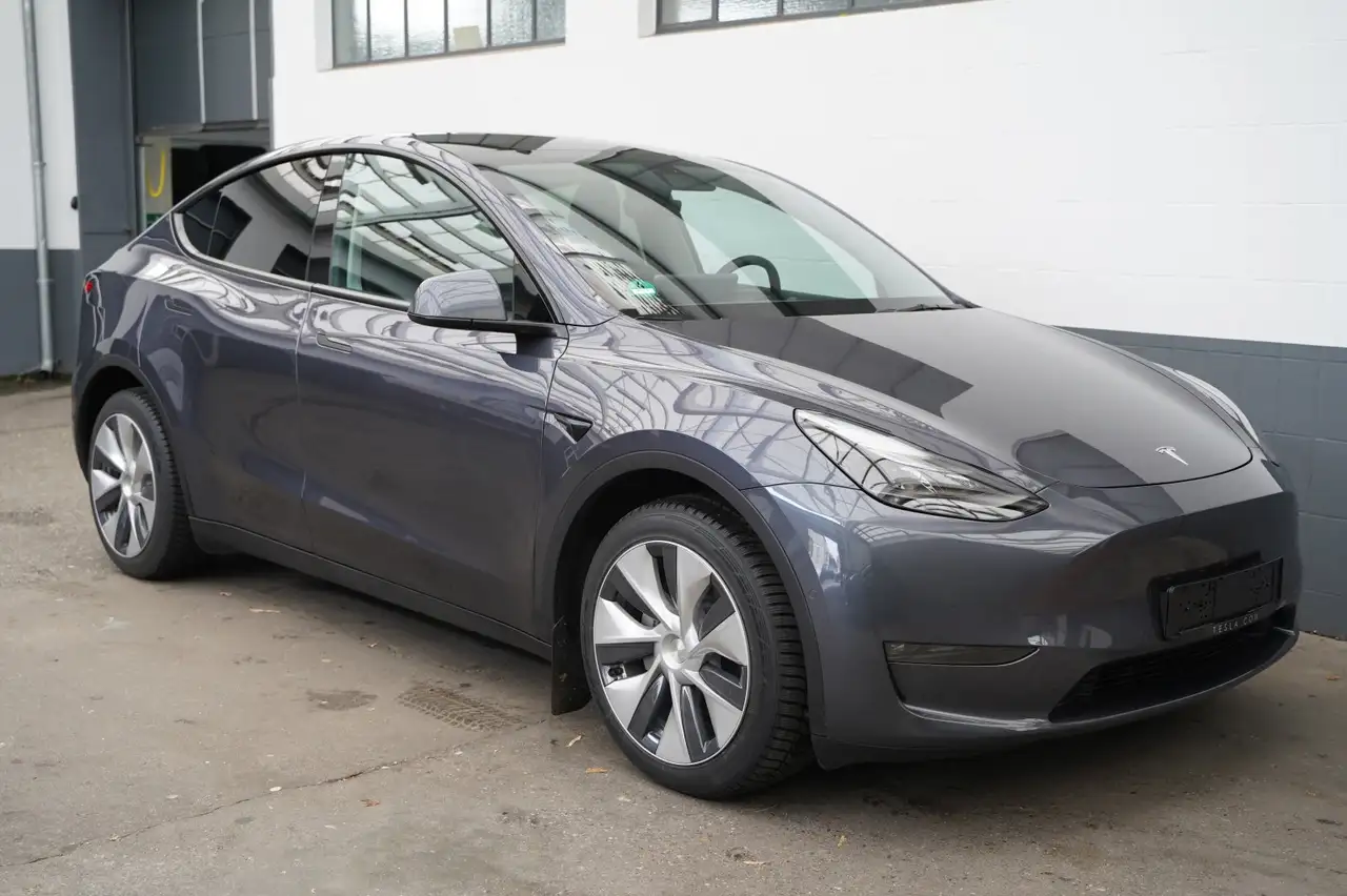 Tesla Model Y Standard Range RWD *AHK*, миниатюра 12