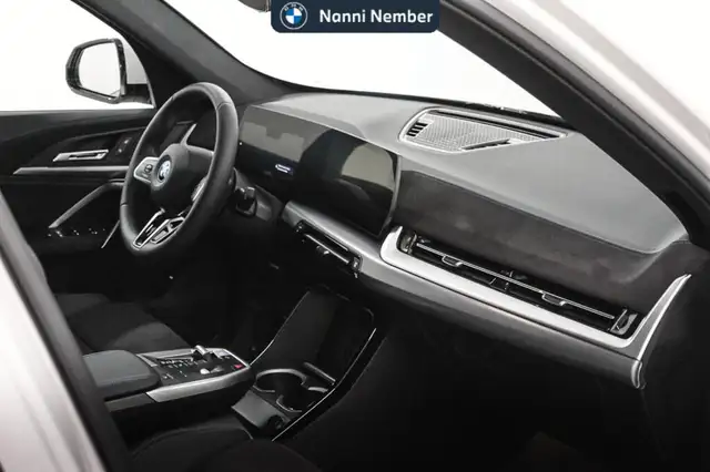 BMW Ix1 view 8