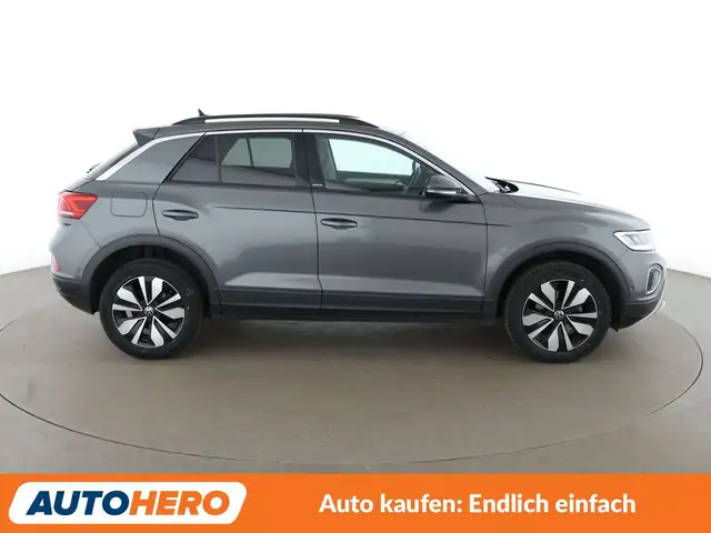 Volkswagen T-Roc view 7