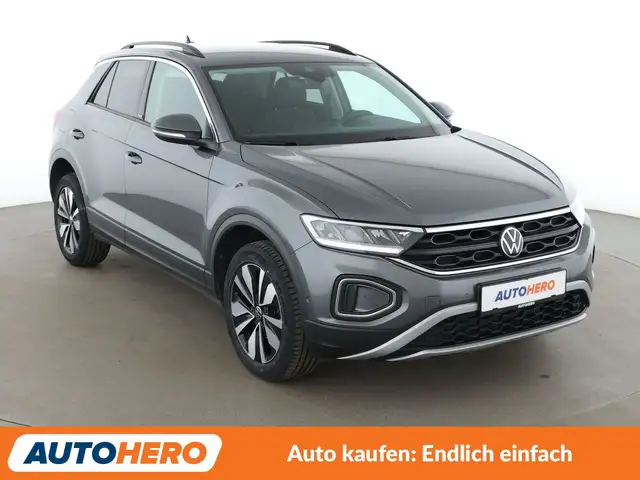 Volkswagen T-Roc view 8