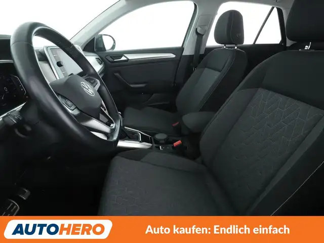 Volkswagen T-Roc view 10