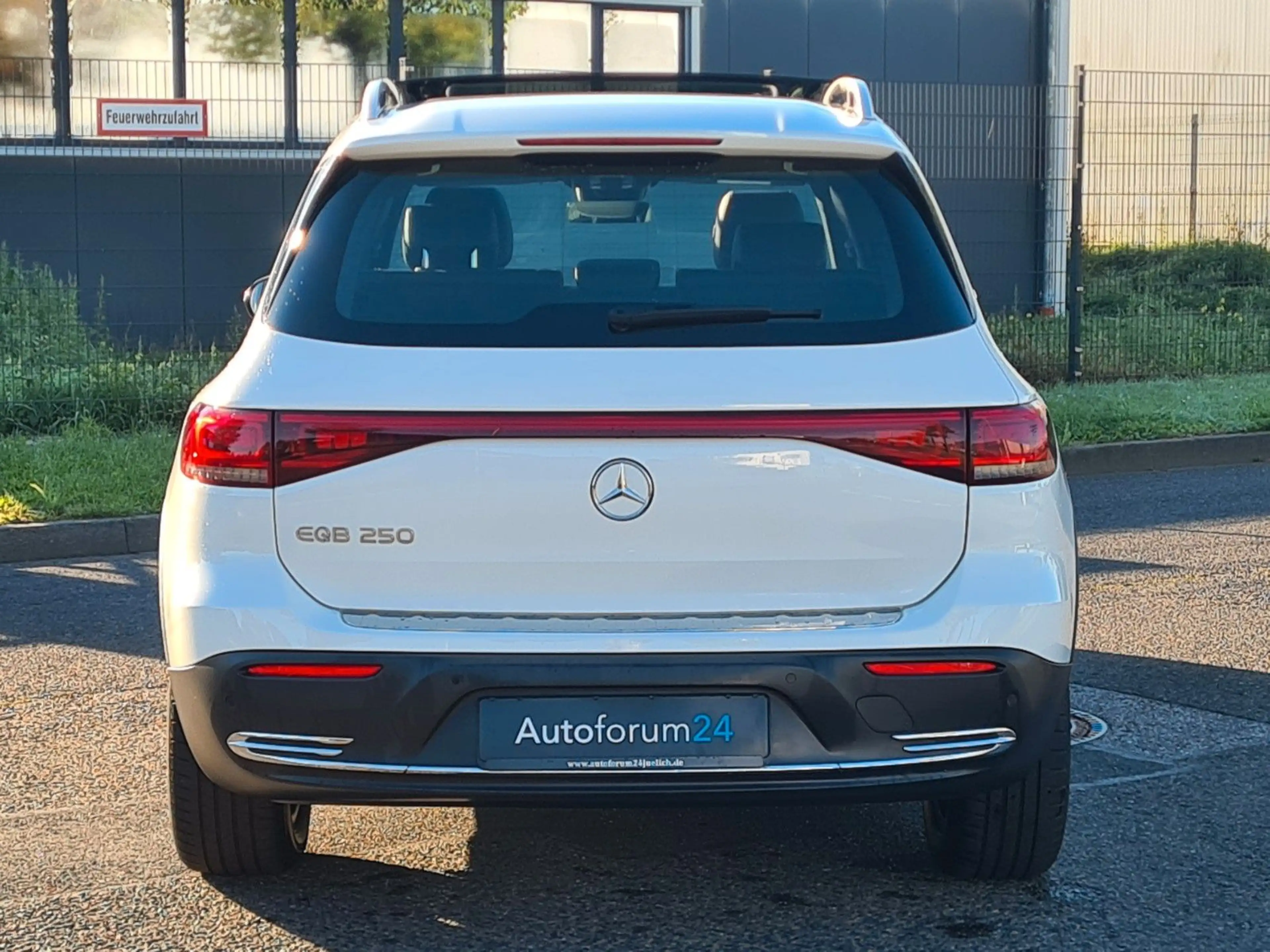 Mercedes-Benz EQB 250 Garantie*Autom.*LED*Kamera*Panorama* — photo 4