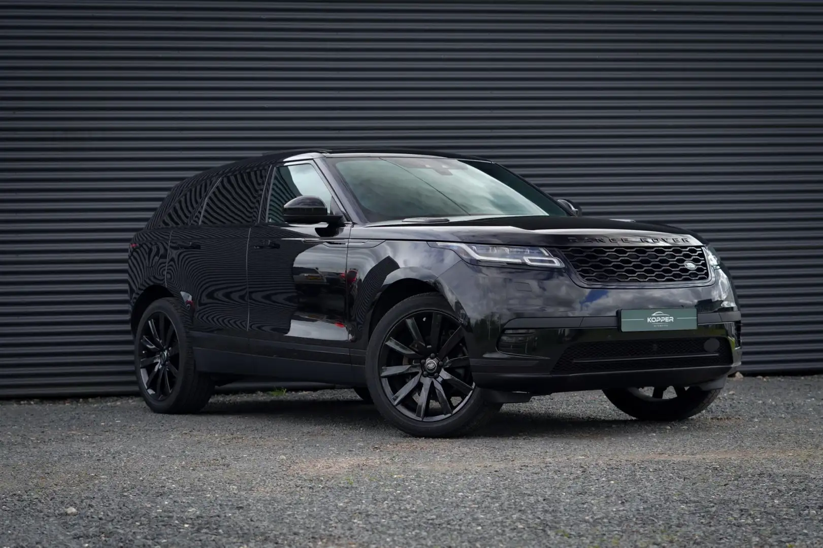 Land Rover Range Rover Velar 2.0 I4 Turbo AWD SE / Pano / Winterpakket / Volled Fekete - 2