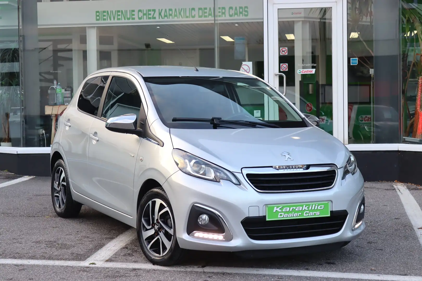 Peugeot 108 1.0 VTi 72CV STYLE 5PORTES AIRCO Stříbrná - 1