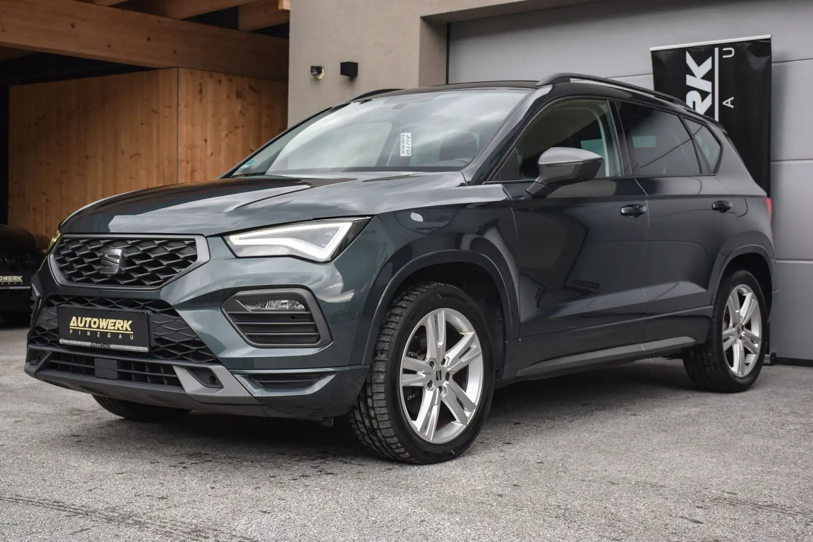 SEAT Ateca FR 4Drive 2.0 TDI DSG Grün - 1