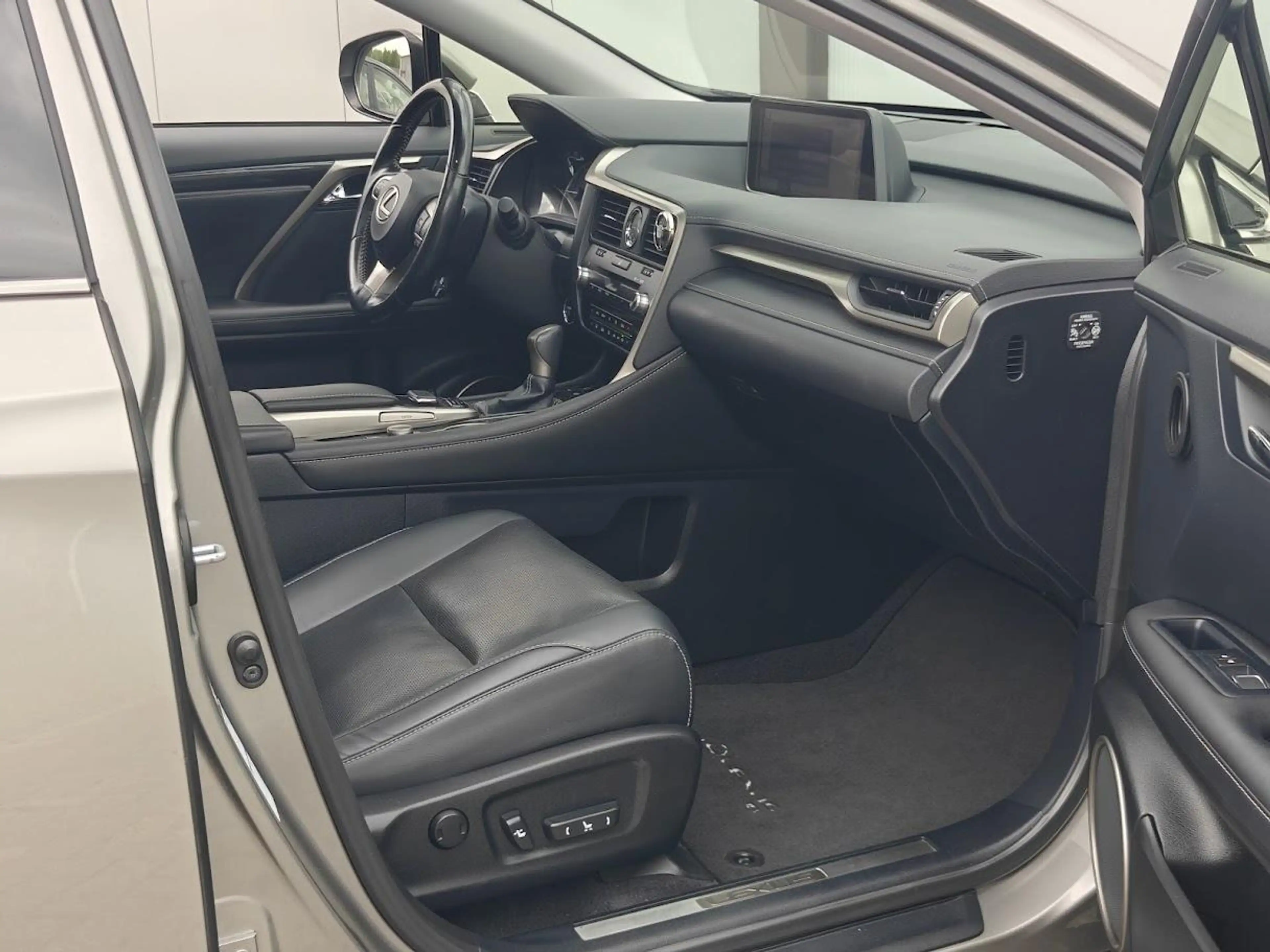 Lexus RX 450h 4WD Luxury Line — photo 6