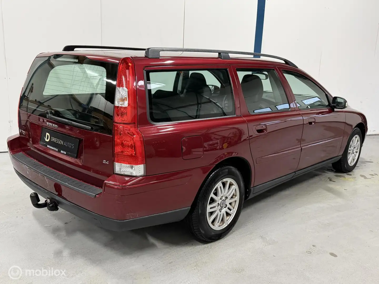 Volvo V70 2.4 Kinetic 1E EIGENAAR Rot - 2