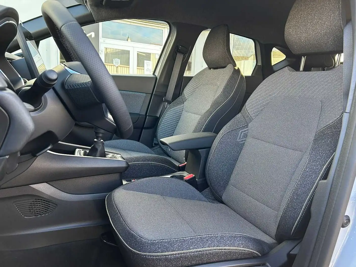 Renault Captur TCe Mild Hybrid 140 TECHNO +SHZ+KAM Grau - 2