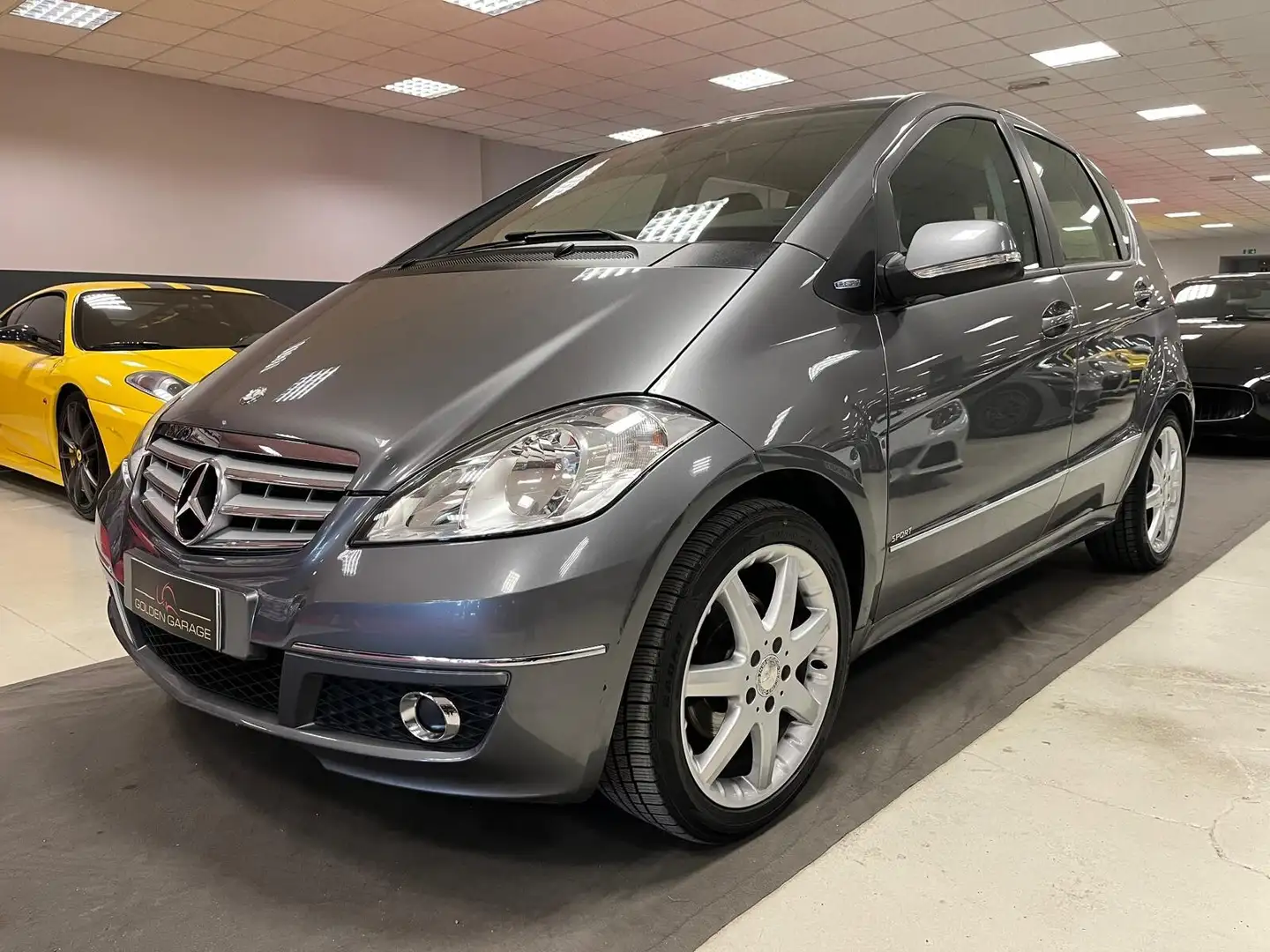 Mercedes-Benz A 160 A 160 BlueEFFICIENCY Coupé Avantgarde Grigio - 2