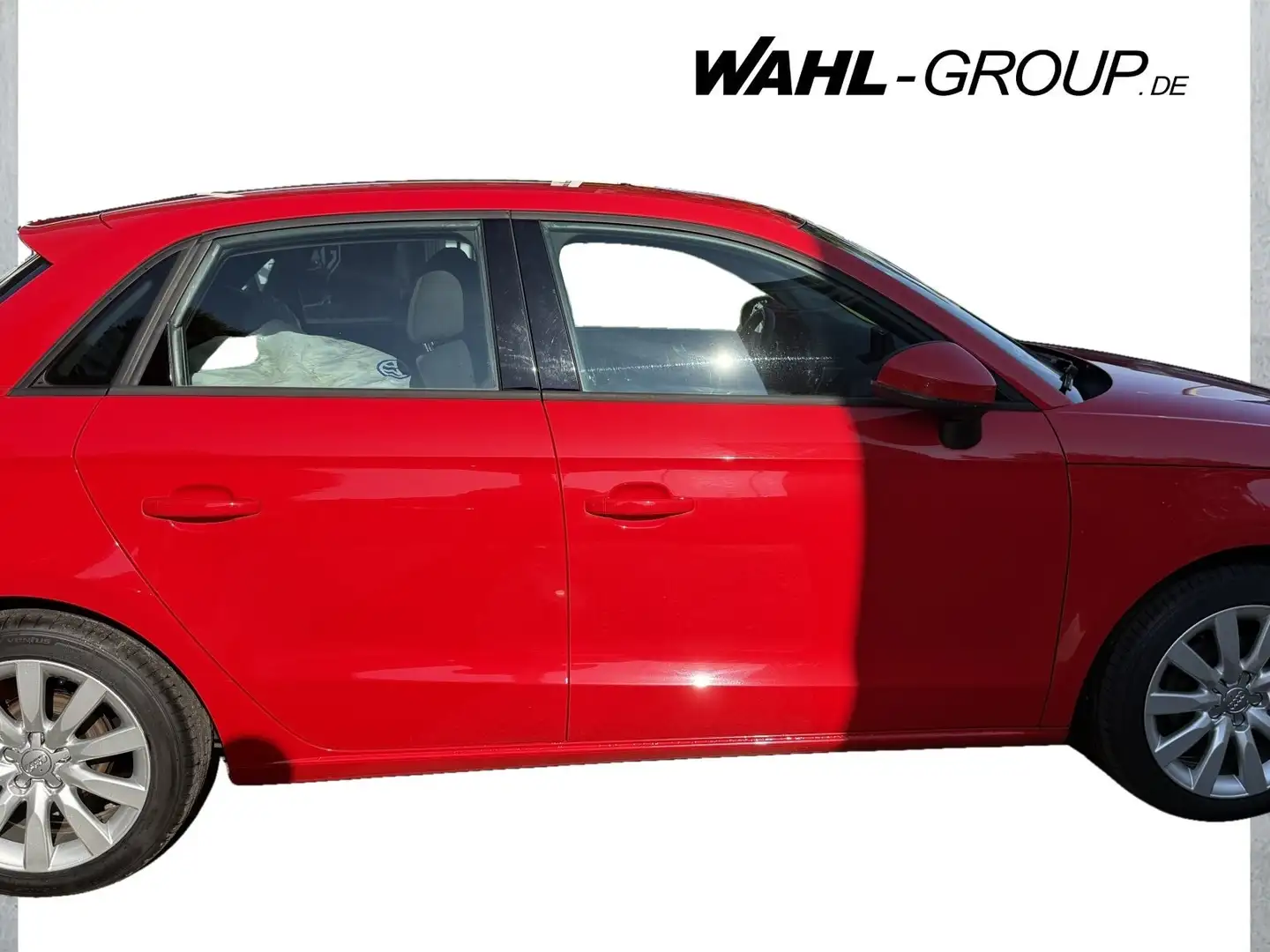 Audi A1 Sportback 1.4 TDI design Xenon Tempomat PDC Rojo - 2