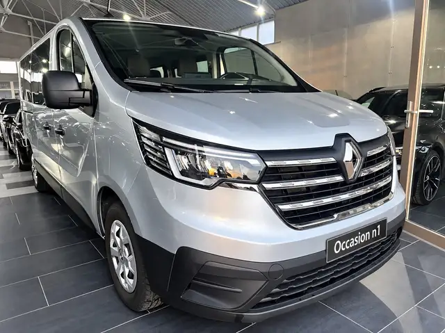 Renault Trafic 2.0DCI / 9PLACES / 6 PIECES DISPO / 2 PORTES ARR / NAVI CARPLAY / CLIM / 1ER PROPRIO