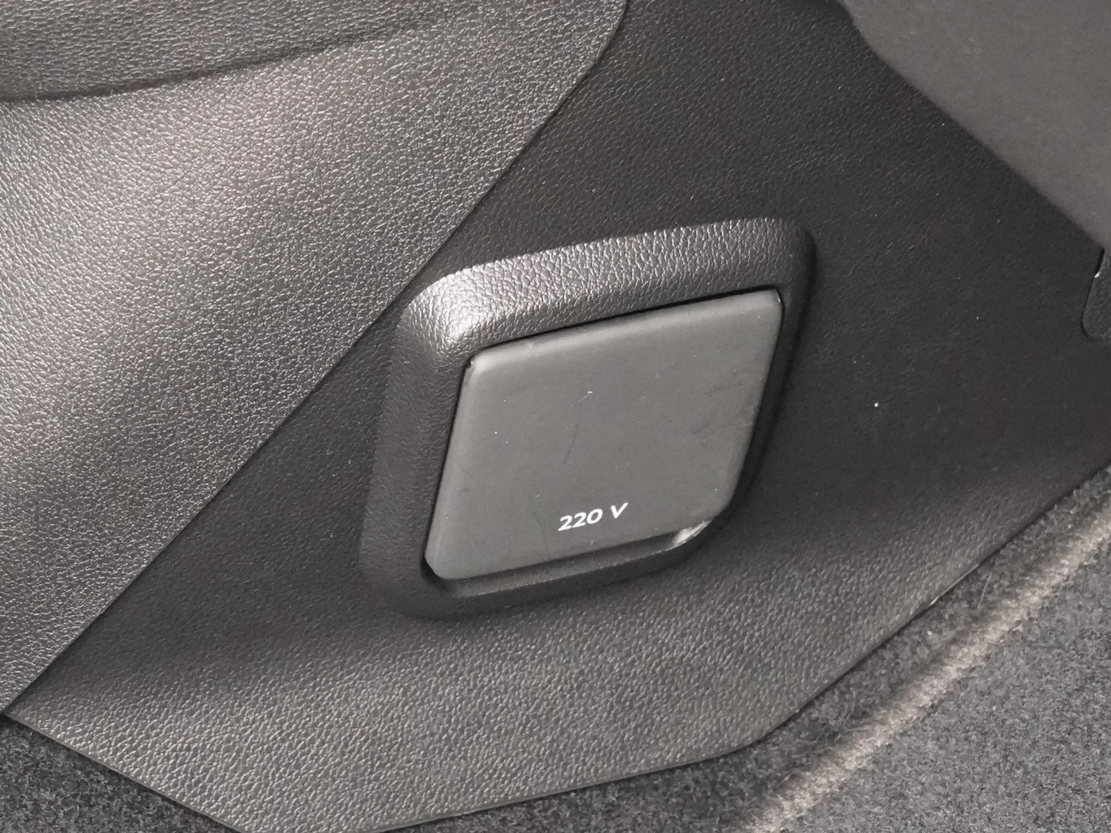 Fiat Doblo Maxi Kombi 130 AT 7-Sitzer + 10-Zoll-Navi — photo 13