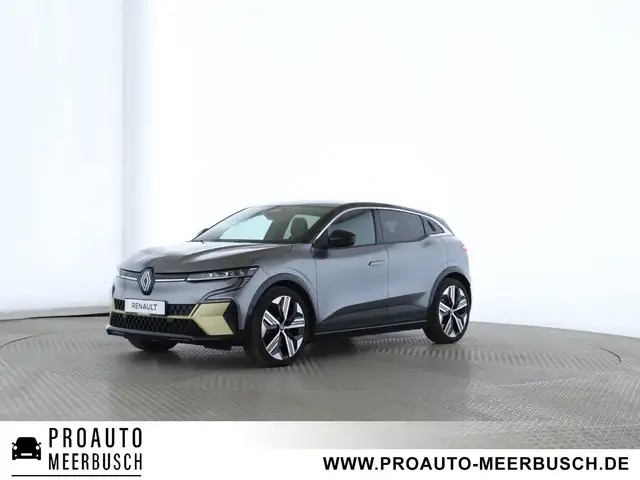 Renault Megane E-Tech 220 ICONIC COMFORT RANGE MASSAGE