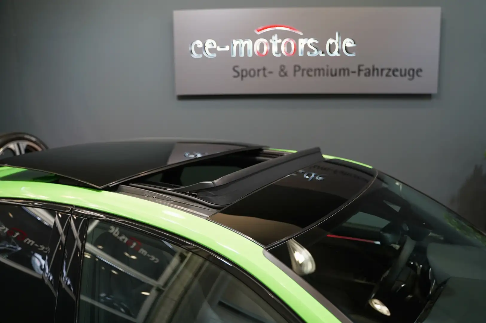 Audi RS Q3 RS Q3 Sportback 2.5 TFSI 280km/h*PANO*Leder*360° Grün - 2