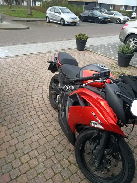 Kawasaki ER-6f - foto 2