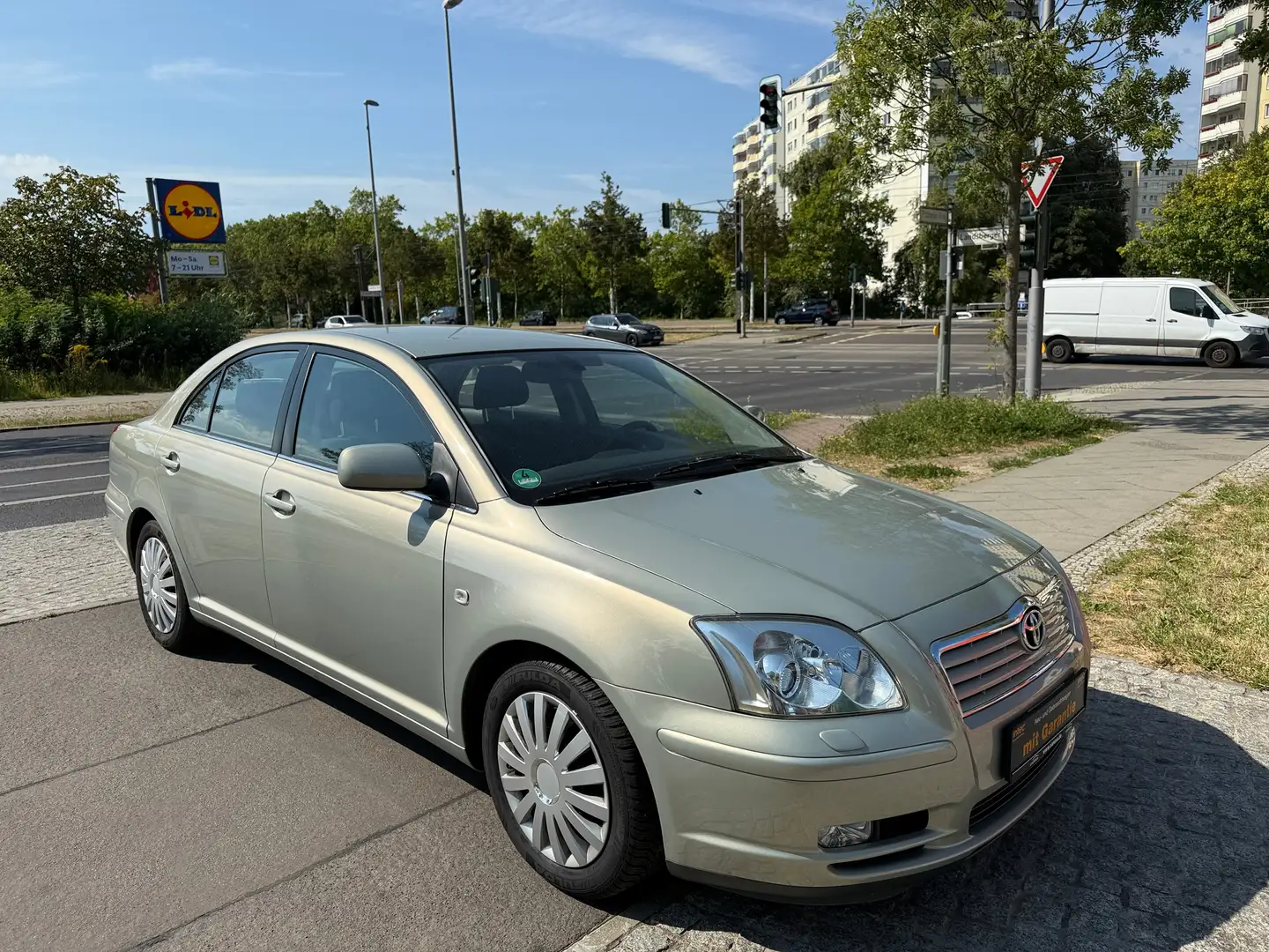 Toyota Avensis FINANZIERUNG HIER MÖGLICH Gris - 2