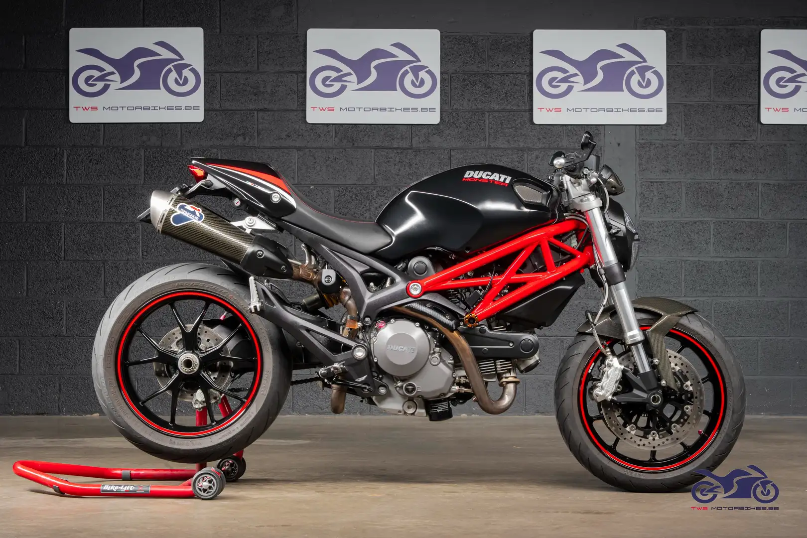 Ducati Monster 796 Zwart - 1