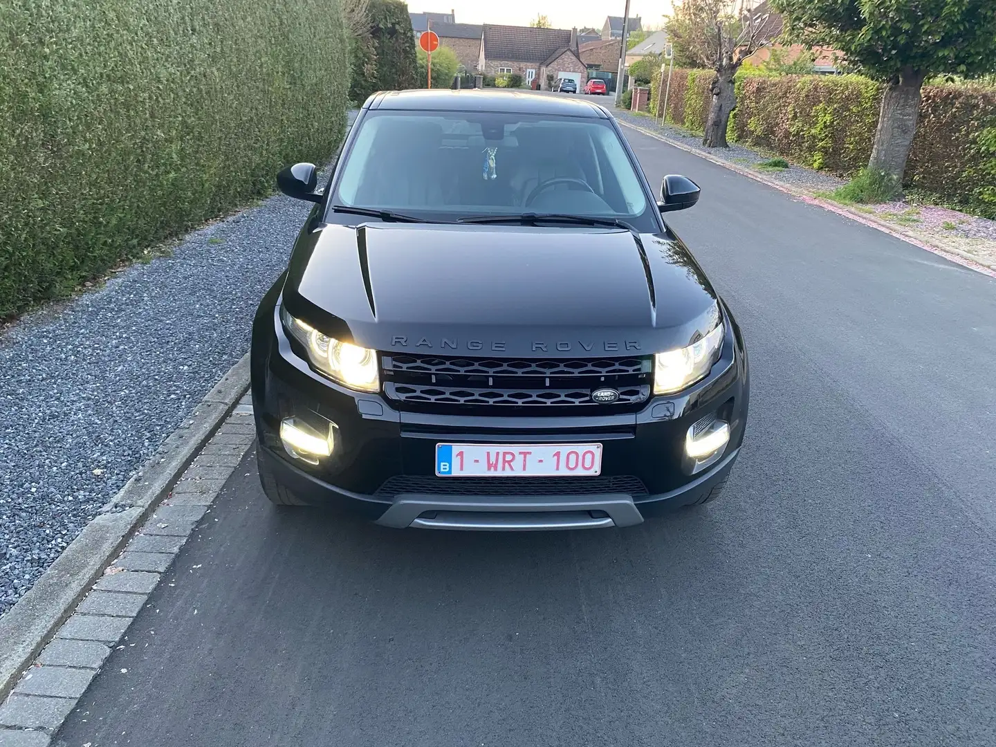 Land Rover Range Rover Evoque Evoque 2.2 TD4 4WD Pure Edition Zwart - 1