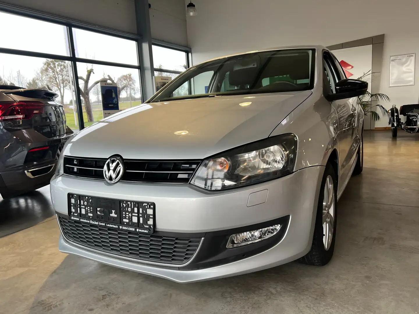 Volkswagen Polo Polo V  5-Türer 1.4 MATCH Silber - 1