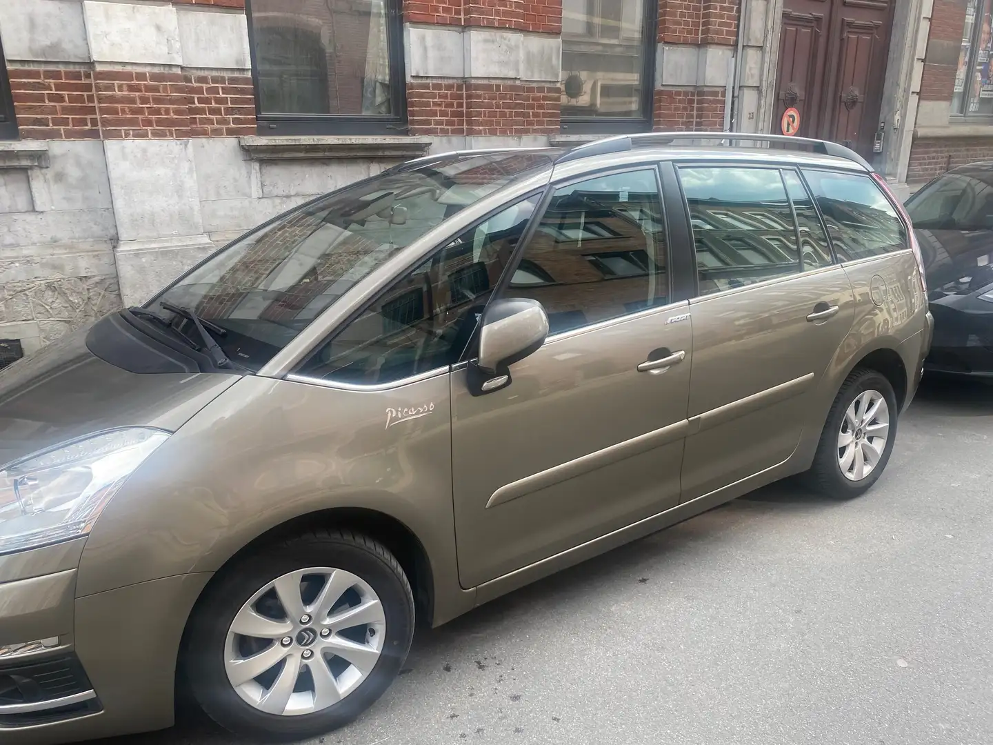 Citroen C4 Picasso 1.6 HDi Attraction FAP Beżowy - 1
