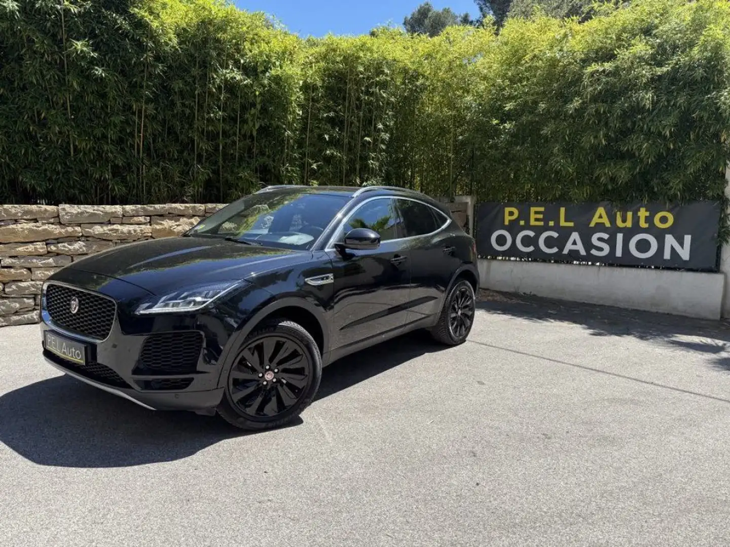 Jaguar E-Pace 2.0 D - 180 ch AWD BVA S Noir - 1