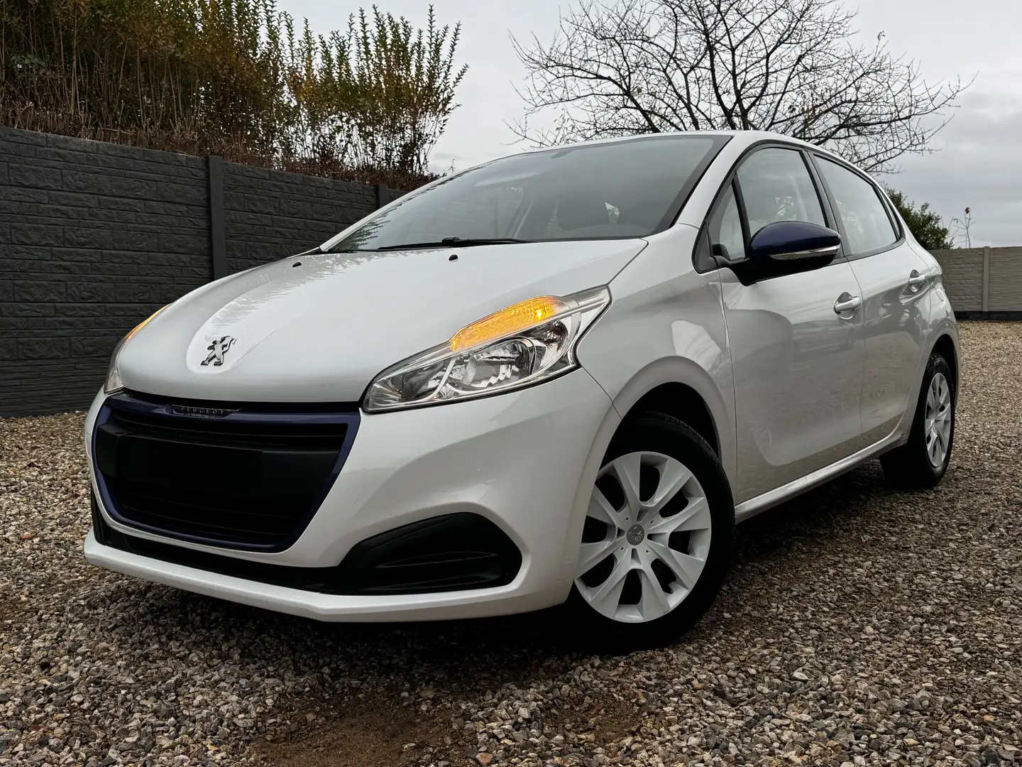 Peugeot 208 208 1.0i Like*BLUETOOTH*CRUISE*CARNET*LIM Blanc - 1