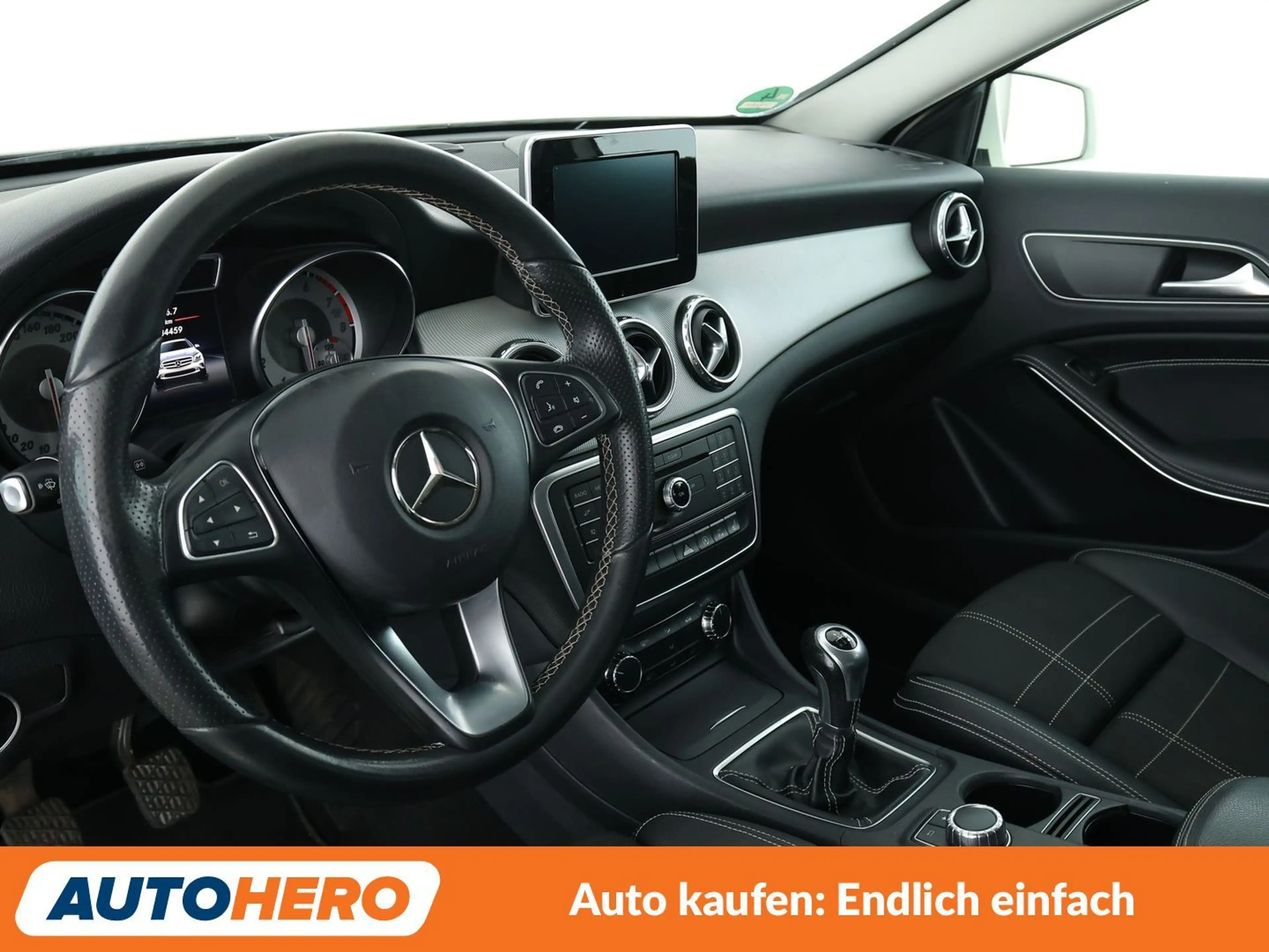 Mercedes-Benz GLA 180 GLA 180 Score Urban *BI-XENON*PDC*SHZ*KLIMA* — photo 11