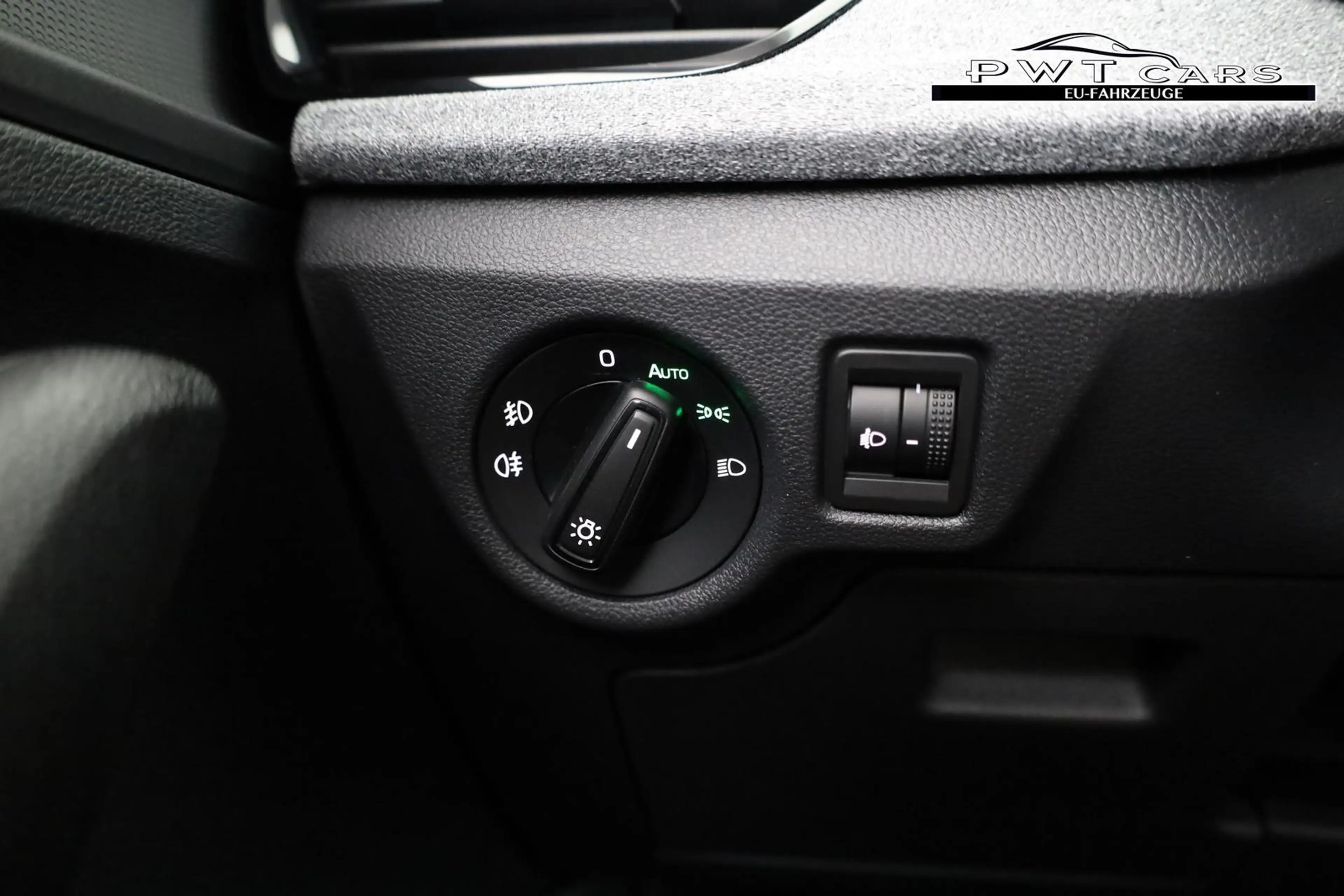 Skoda Kamiq Selection 1.5 TSI DSG Selection, AHK, LED, Kame... — photo 8