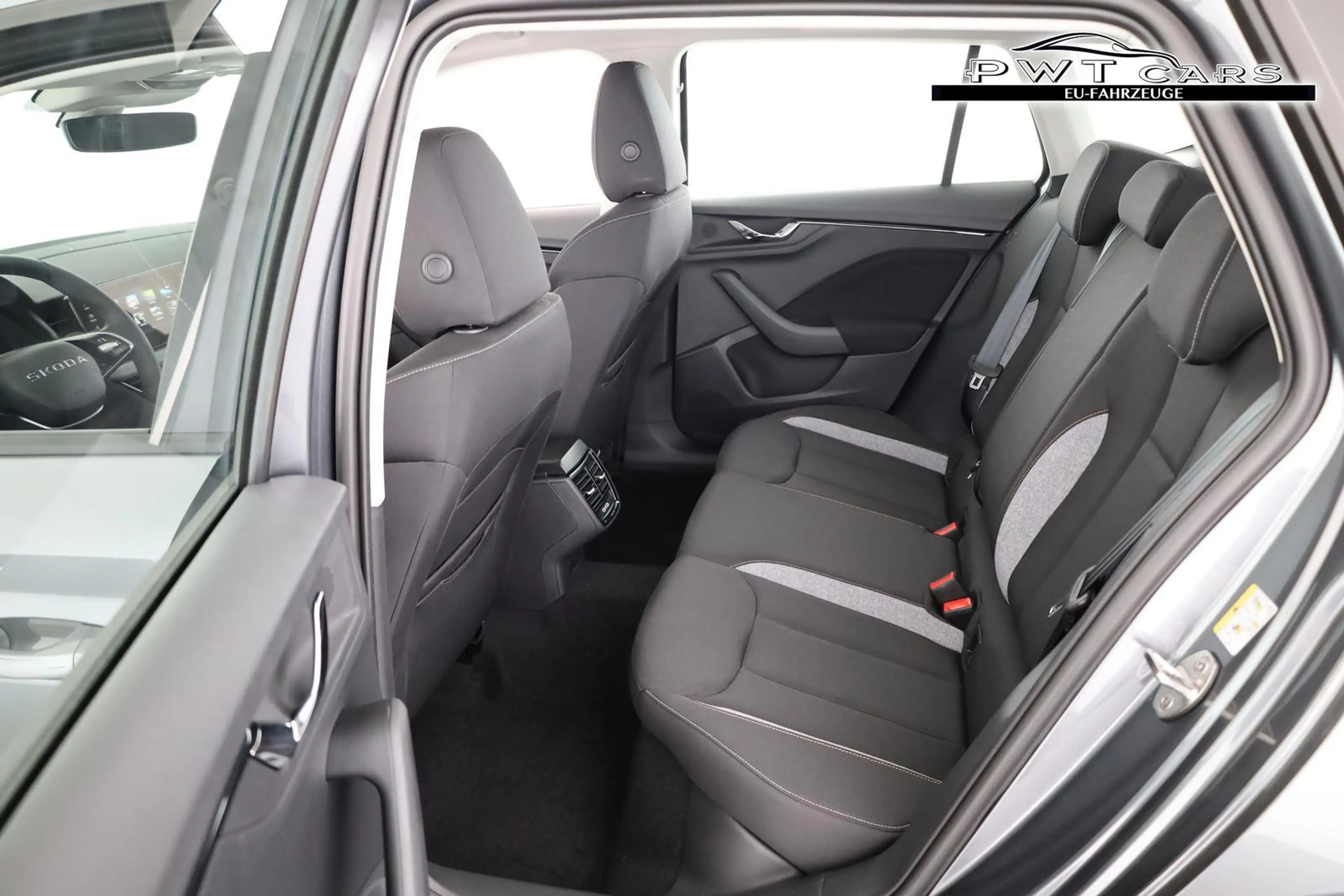 Skoda Kamiq Selection 1.5 TSI DSG Selection, AHK, LED, Kame... — photo 11