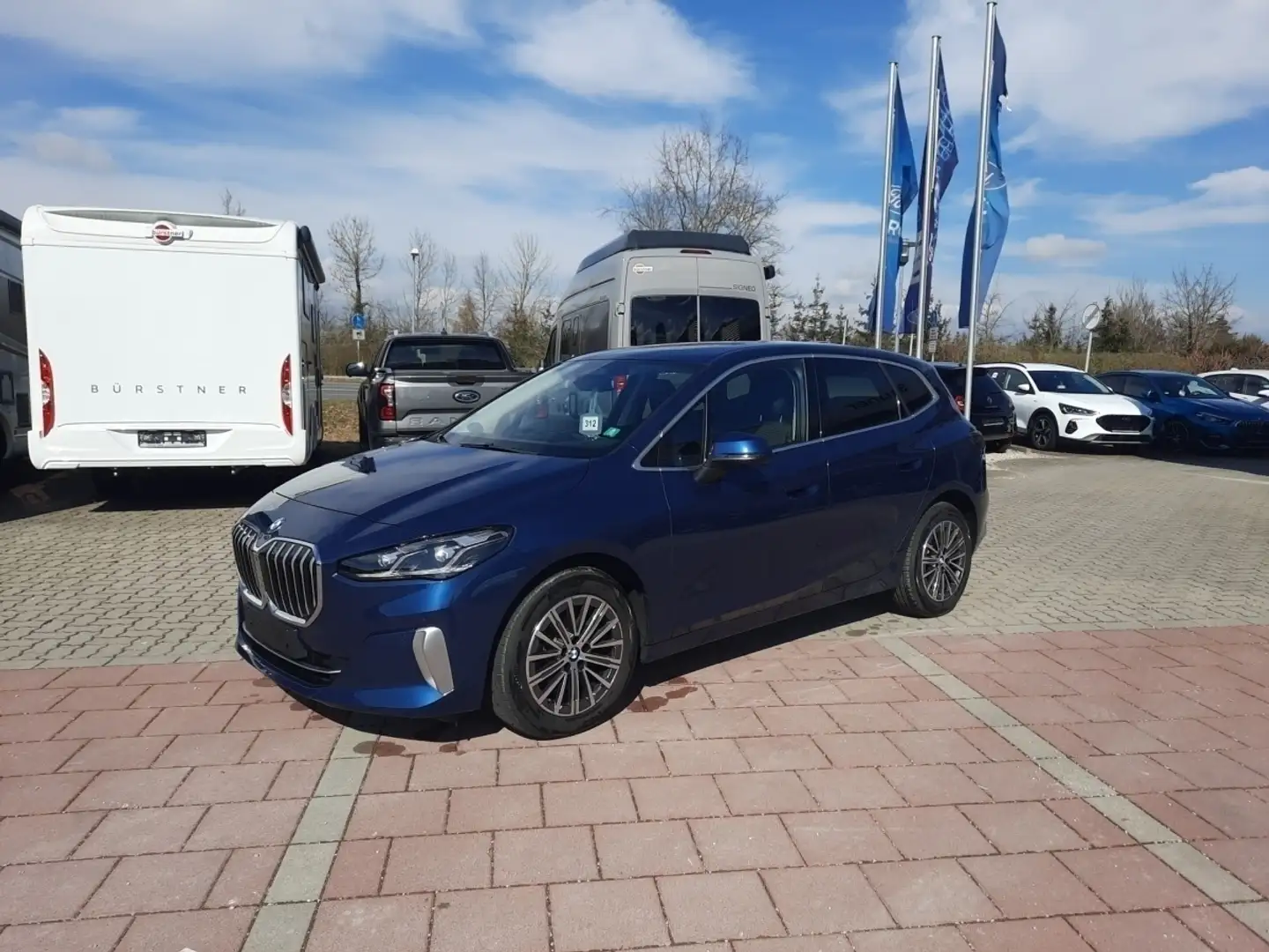 BMW 218 i Active Tourer Luxury Line LED Leder h/k ACC Blau - 2