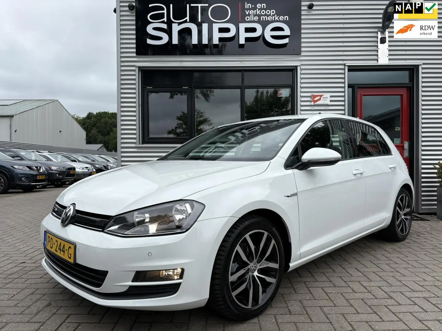 Volkswagen Golf 1.0 TSI Comfortline -5DRS.-CLIMA-CRUISECONTROL-APP Blanc - 1
