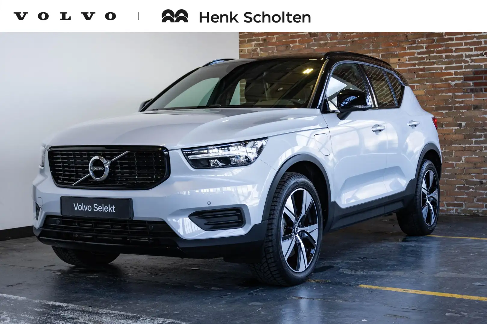 Volvo XC40 T4 Recharge R-Design | Electrische Bedienbare Voor Grau - 1