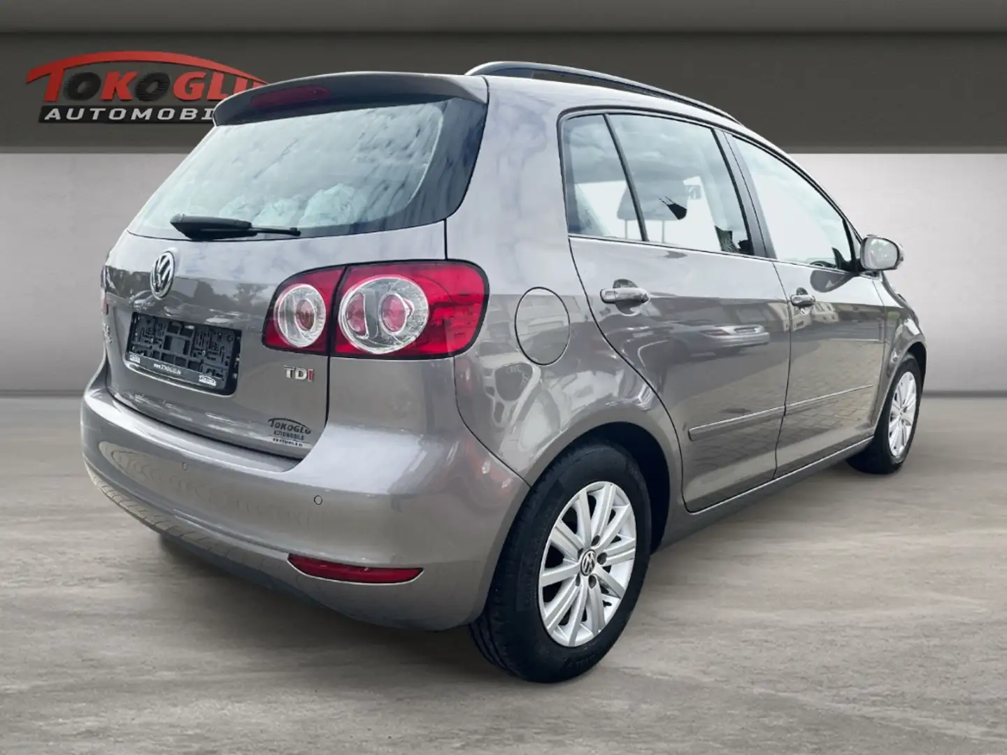 Volkswagen Golf Plus VI Comfortline 1.6 TDI Temp PDCv+h Berganfahrass. Braun - 2