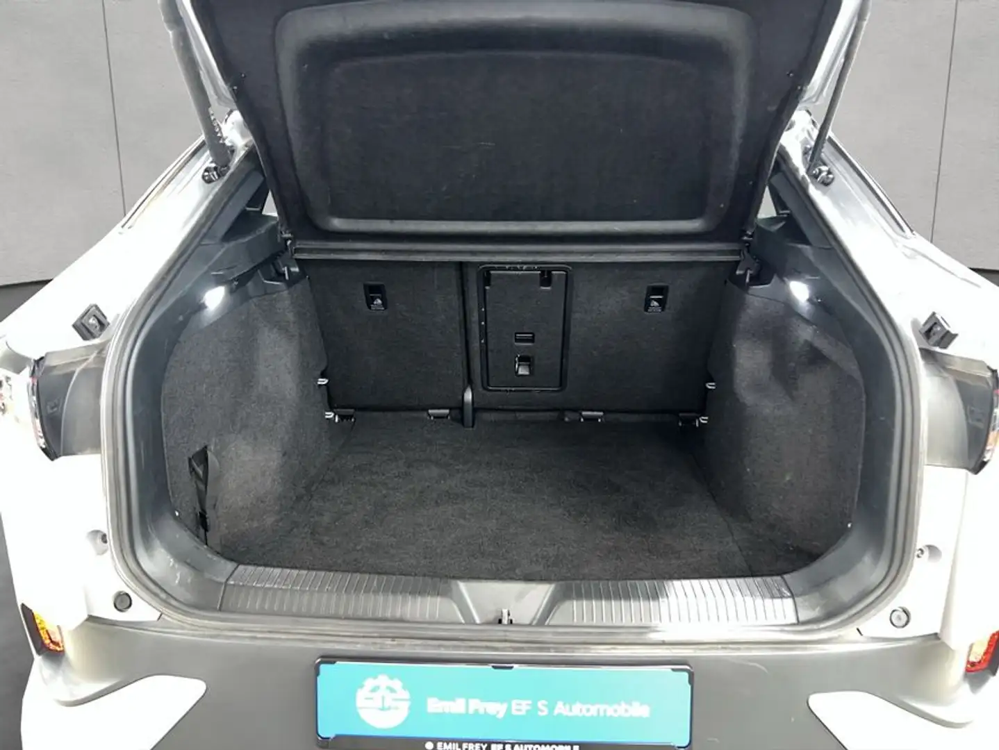 Volkswagen ID.5 Pro Performance AHK Sportp. Šedá - 2