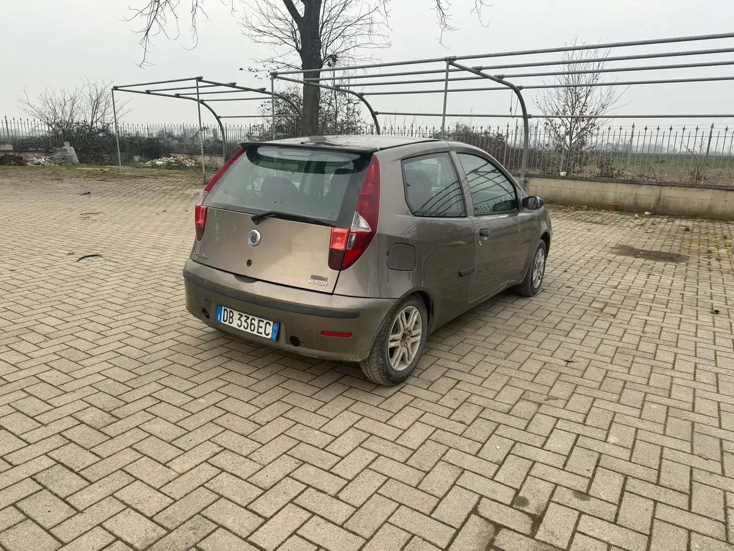 Fiat Punto 3p 1.3 mjt 16v Active Bronzová - 2