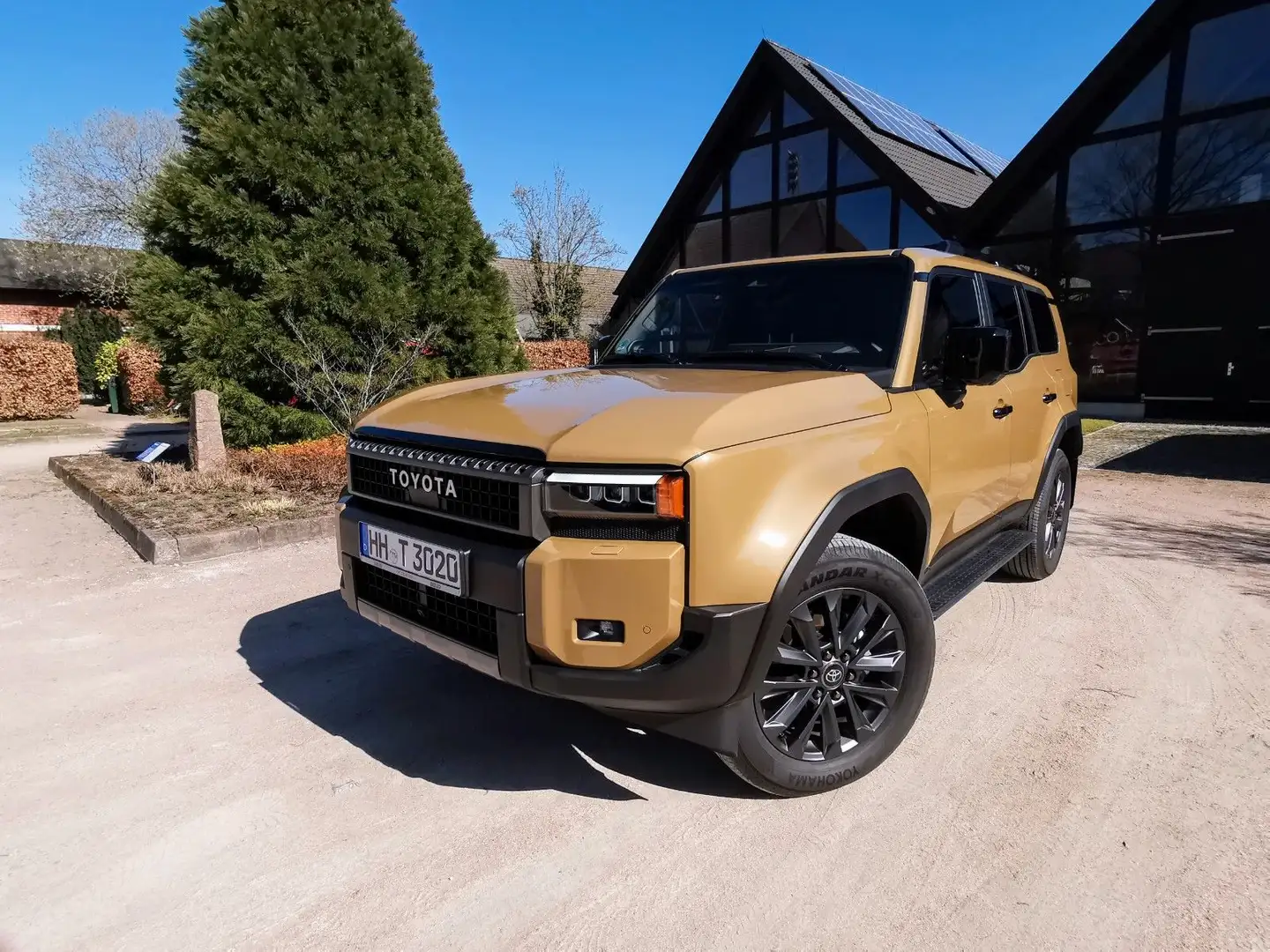Toyota Land Cruiser TEC Edition / 7 Sitzer / Panorama Braun - 1