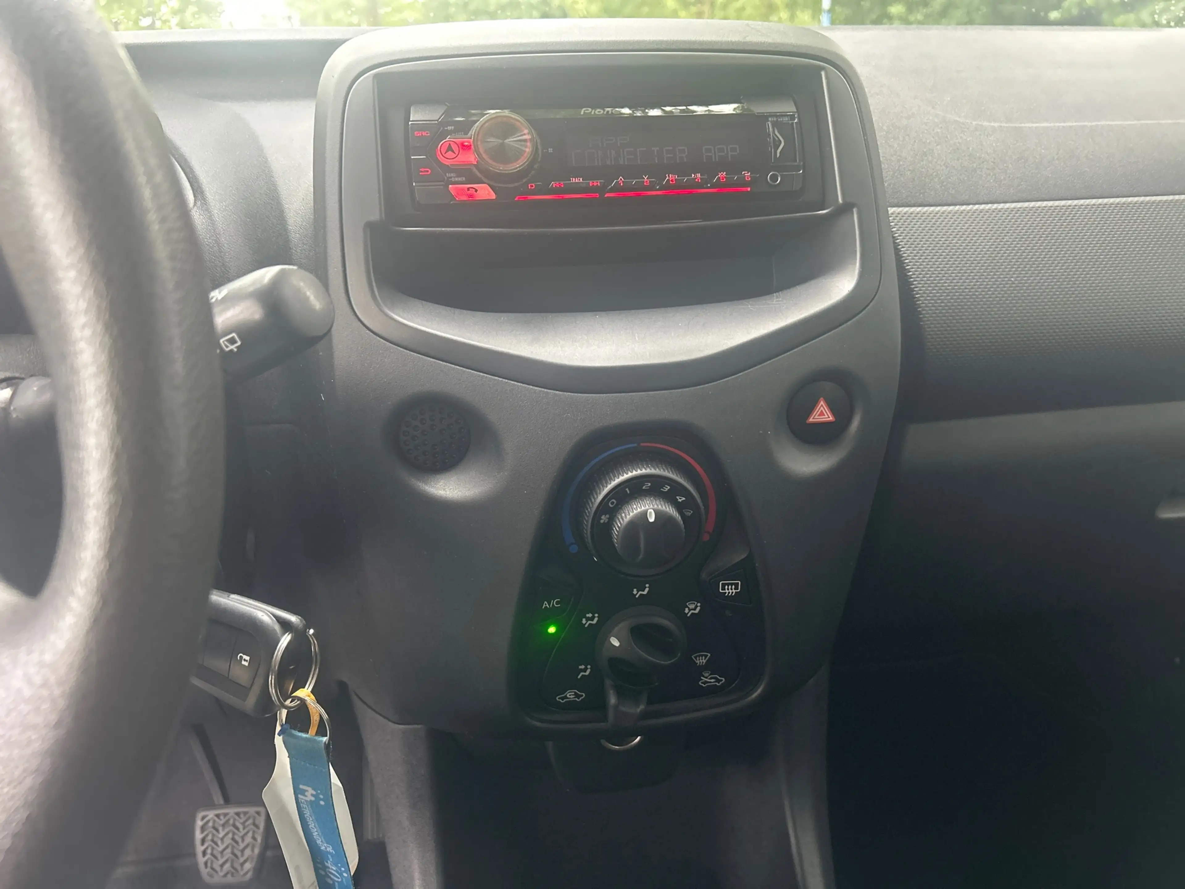 Citroen C1 1.0 VTi Feel — photo 12