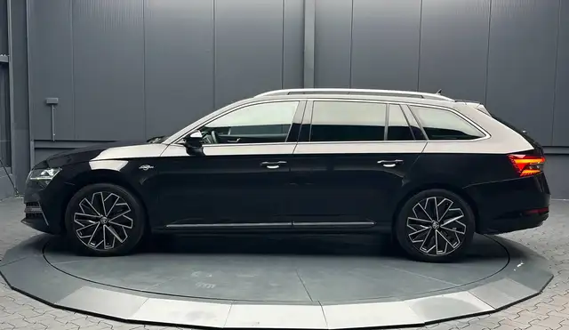 Skoda Superb view 2