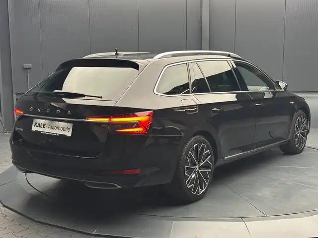 Skoda Superb view 5