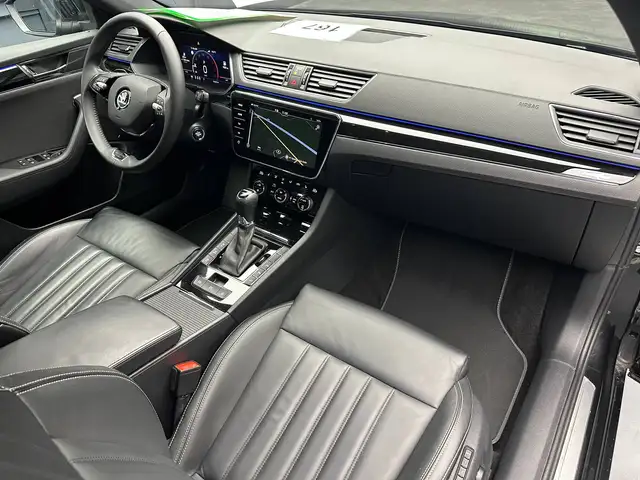 Skoda Superb view 11