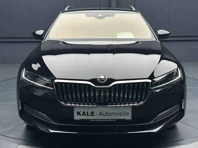 Skoda Superb view 8