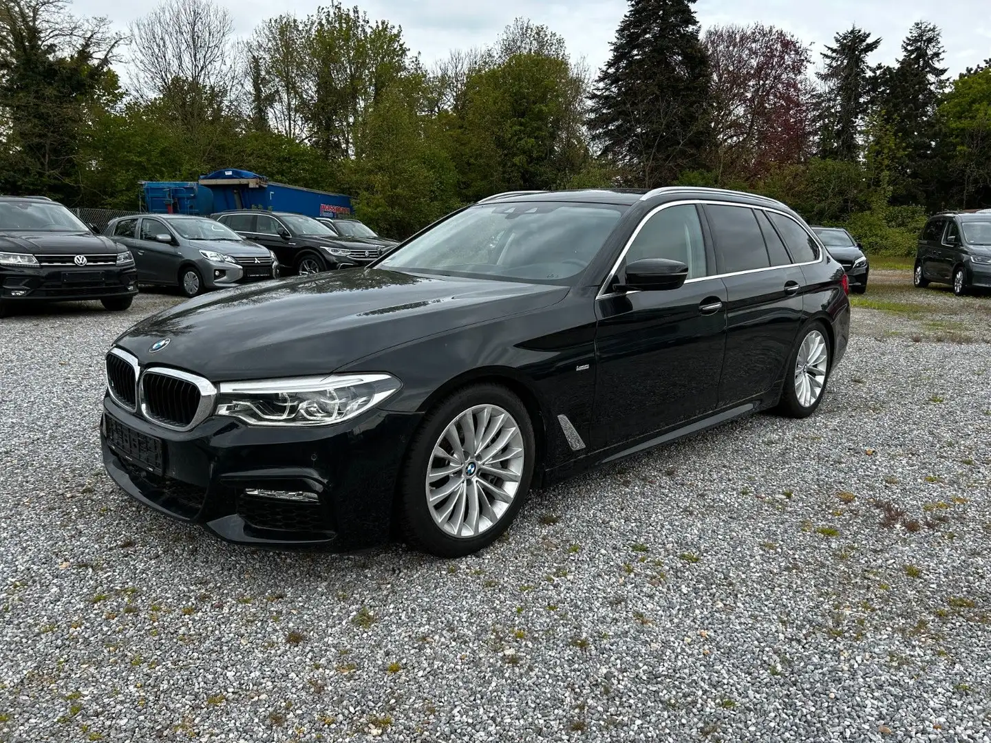 BMW 540 i xDrive Luxury Line mit M Paket Černá - 1