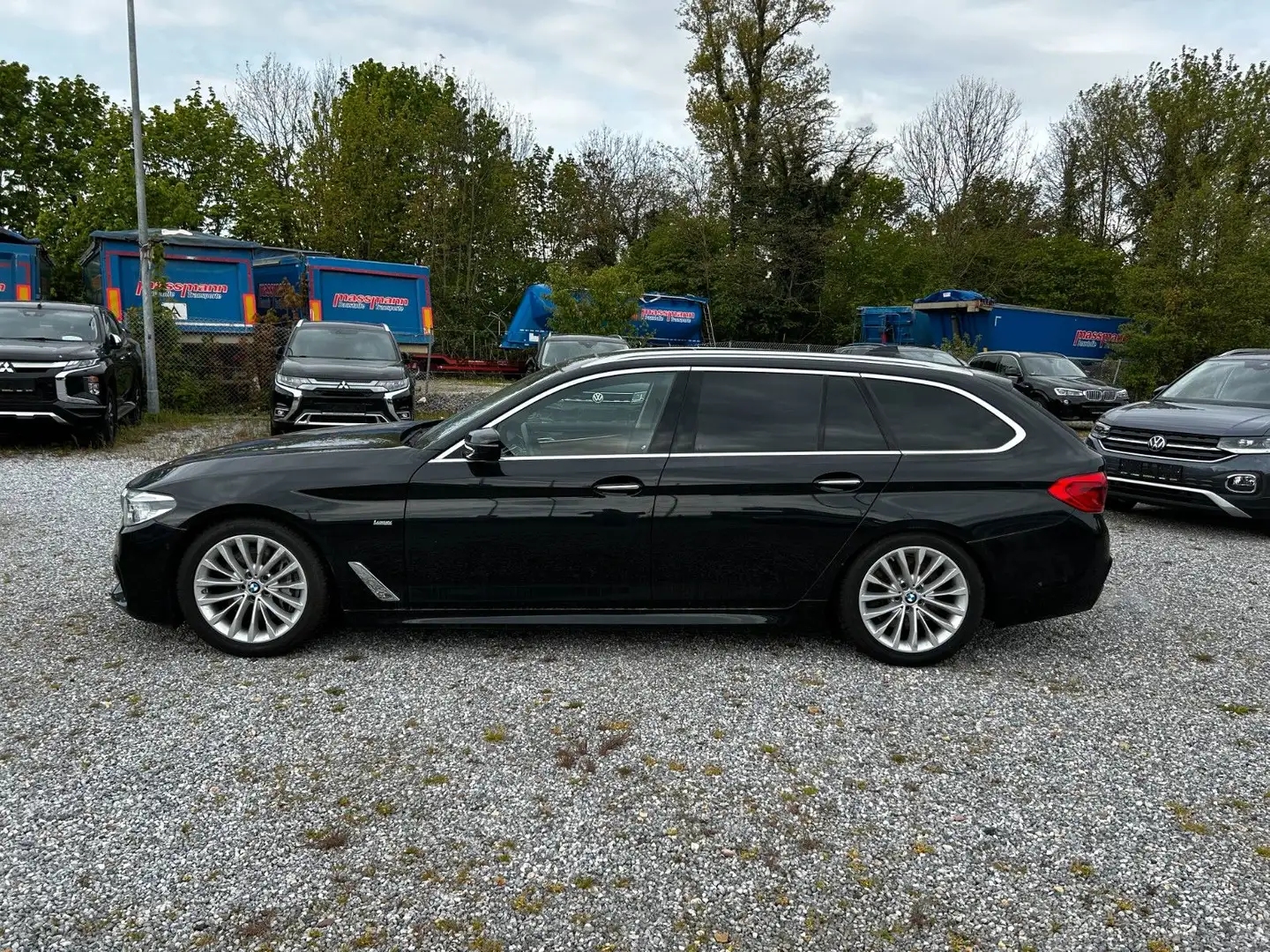 BMW 540 i xDrive Luxury Line mit M Paket Czarny - 2