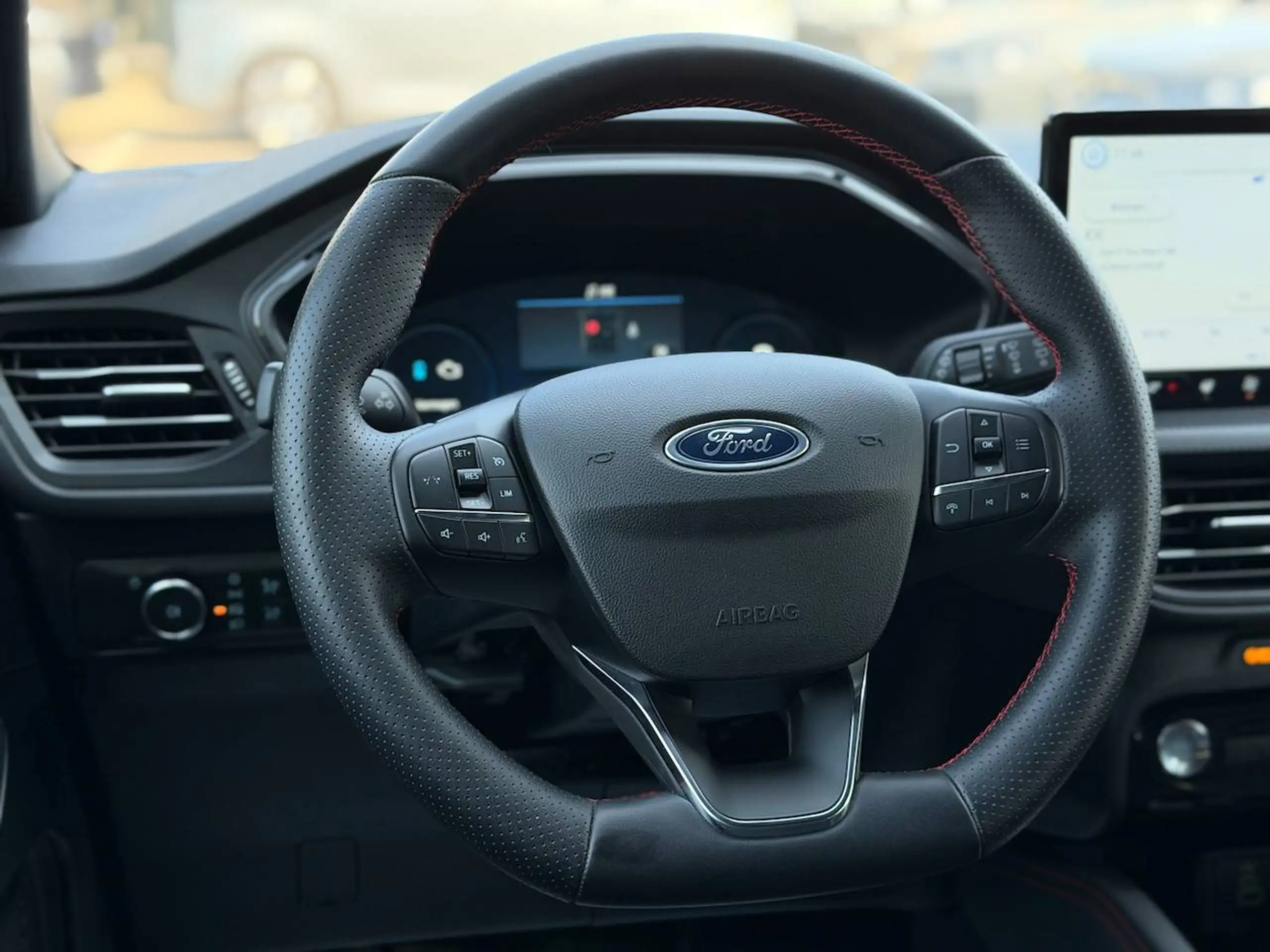 Ford Kuga FHEV ST-LINE LED CAMERA CARPLAY ZETEL- EN STUURVERWARMING — 10/18