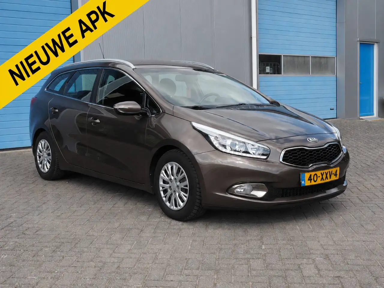 Kia Ceed / cee'd Ceed / cee'd 1.6 GDI Plus Pack — photo 1 of 15